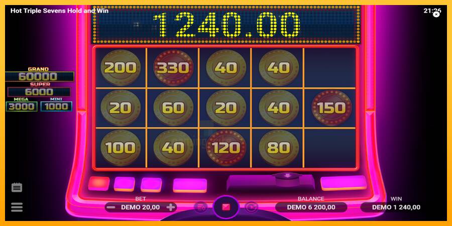 Hot Triple Sevens Hold & Win gaming machine for money, picture 4